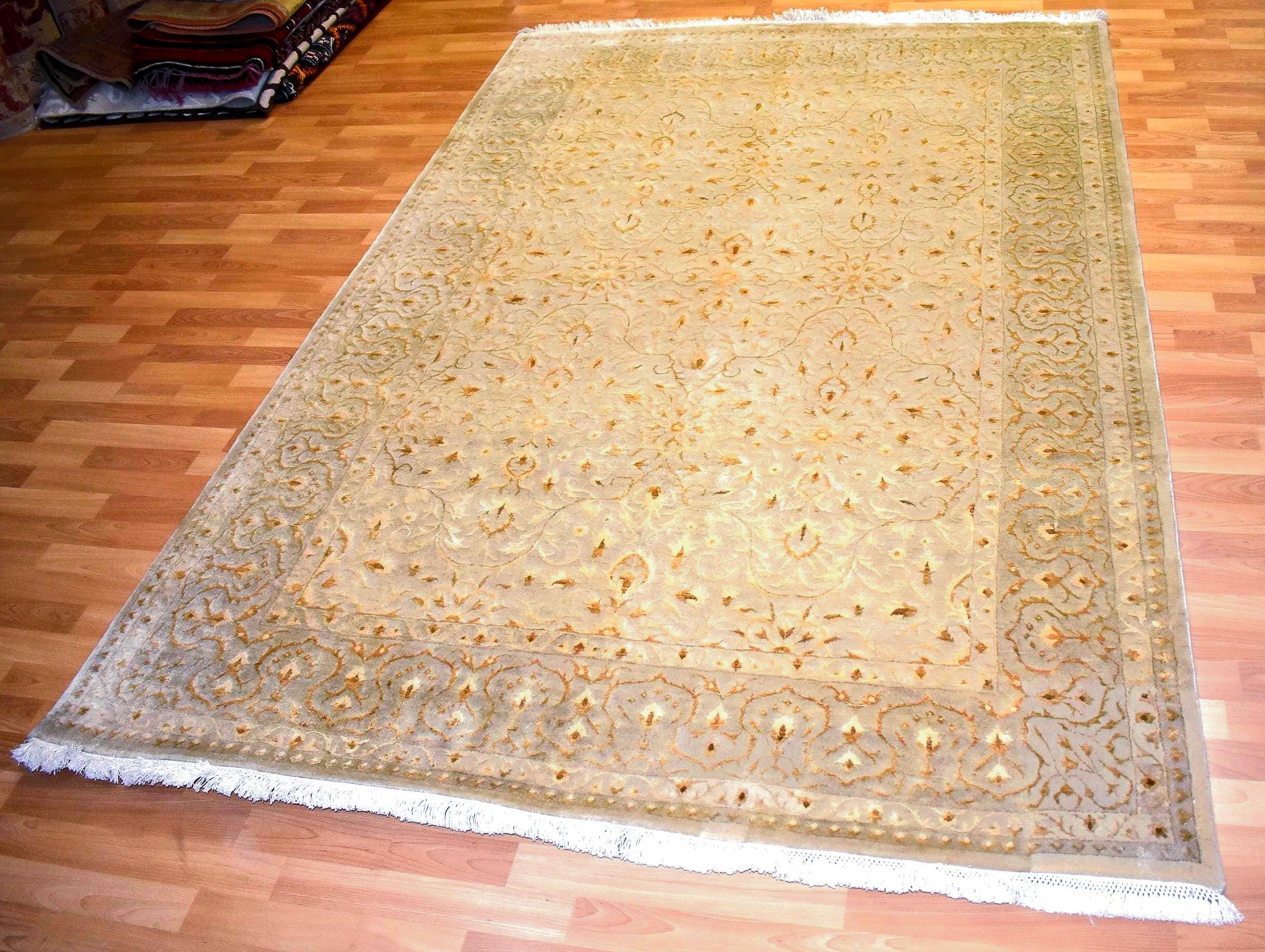 Handwoven Indian Silk Wool Rug 5.57x7.87 ft, One of a Kind Oriental Area Rug, Luxury Floral Carpet, Beige Gold Vintage Style Living Room Rug